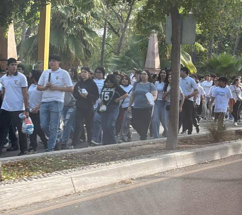 El evento reunió a cientos de adolescentes de niveles secundaria, bachillerato y universidad de distintas instituciones.