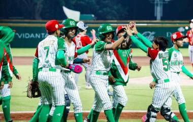 Los Jaguares de Nayarit se impusieron 10-4 a los Tomateros de Culiacán.