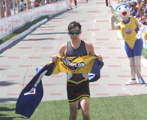 Imponen tapatíos jerarquía en el Gran Triatlón Pacífico