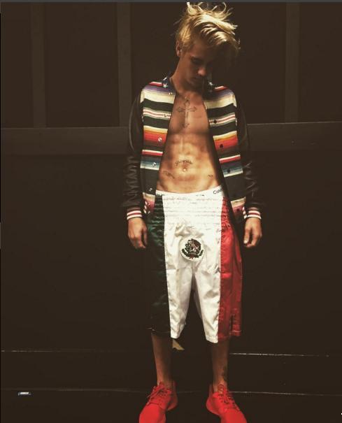 $!Por el mal uso de la bandera mexicana artistas han tenido problemas