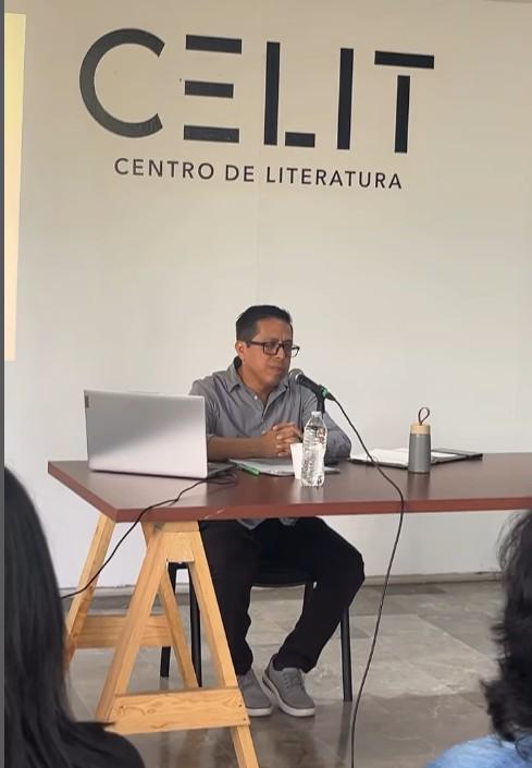 $!Javier Velásquez es autor del ensayo La llave de su reino, sobre la obra de Owen.