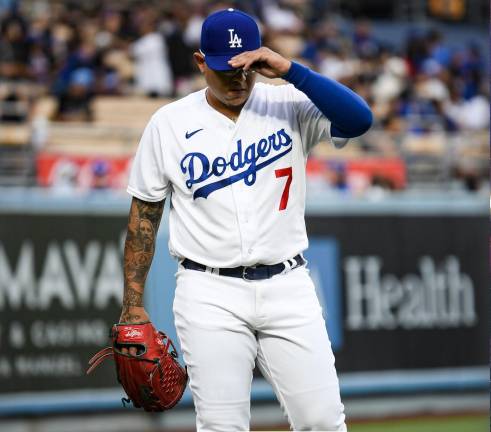 Los Bravos ponen a sufrir a Julio Urías