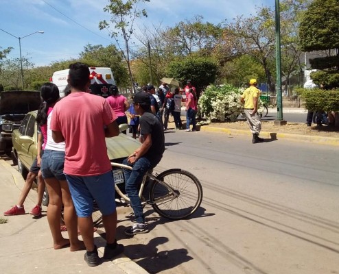 En Rosario, motociclista queda lesionado tras derrapar