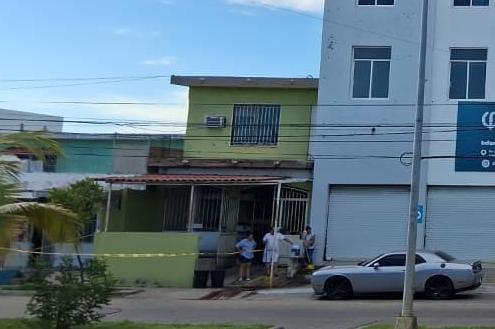 $!Técnico en refrigeración sufre caída grave tras recibir descarga eléctrica en Mazatlán