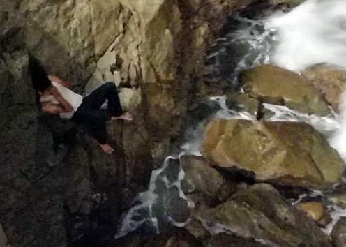 Joven cae a las rocas en Olas Altas, en Mazatlán