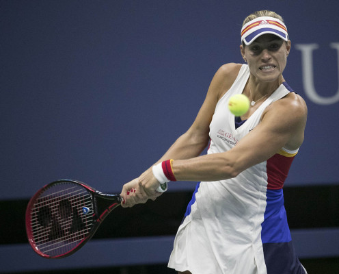 Campeona Kerber cae ante Osaka y se despide en la primera ronda