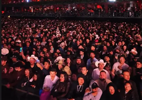 $!Los principales éxitos cantó la banda porteña ante miles de asistentes.