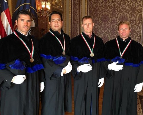 Eduardo Verástegui al ser reconocido en Estados Unidos.