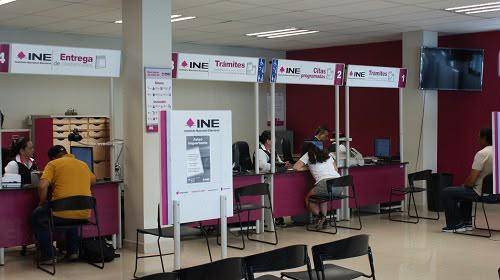 El INE informa que jóvenes que cumplirán 18 años en 2027 pueden iniciar trámites de credencial de elector.