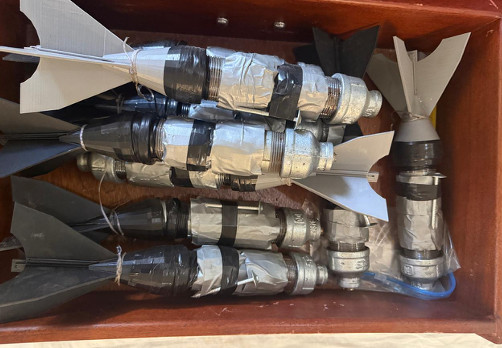 $!Tras sobrevuelos en Badiraguato, incautan arsenal y vehículo con blindaje artesanal