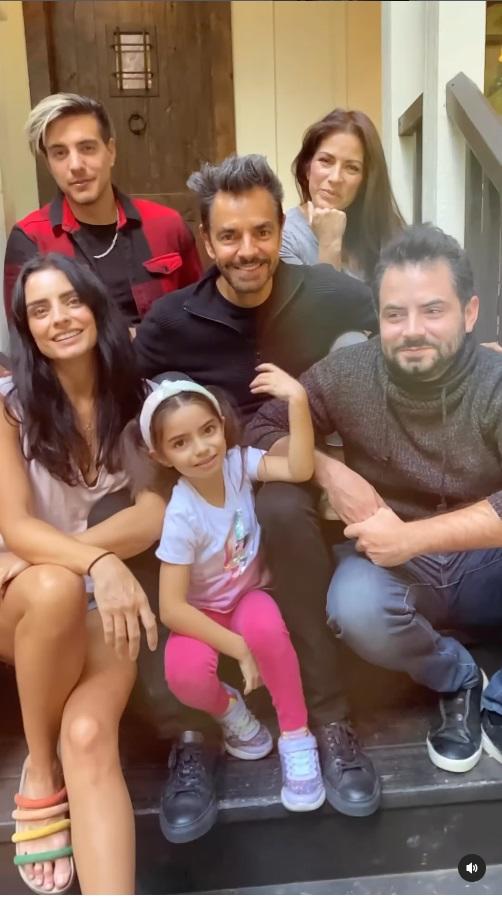 $!Eugenio Derbez con sus hijos.