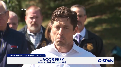 $!Tiroteo en escuela católica de Minneapolis deja dos niños muertos y 17 heridos