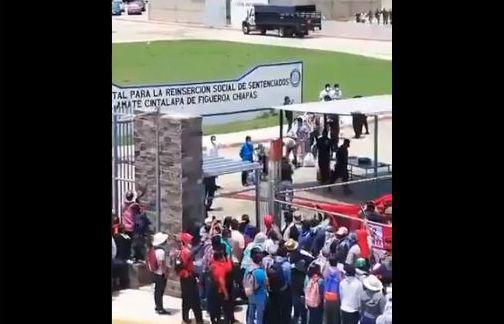 Liberan a 60 estudiantes de Mactumatzá, Chiapas, y Teteles, Puebla, pero seguirán con proceso