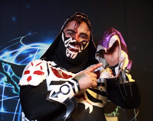 L.A. Park deja sin máscara a Hijo del Fantasma en 'Póker de Ases'