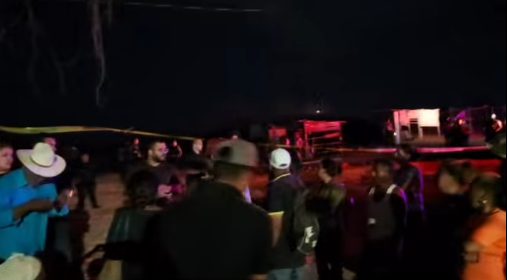 Elementos de la Policía de Investigación de la FGE, y de la Policía Estatal Preventiva, intervinieron para desalojar a las familias que ocupaban el predio.