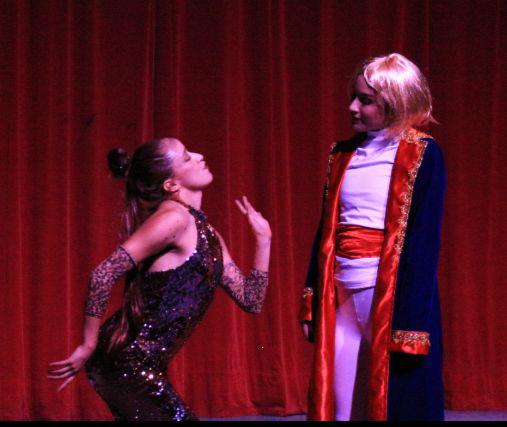 Cautiva ‘El Principito’ a cientos de niños