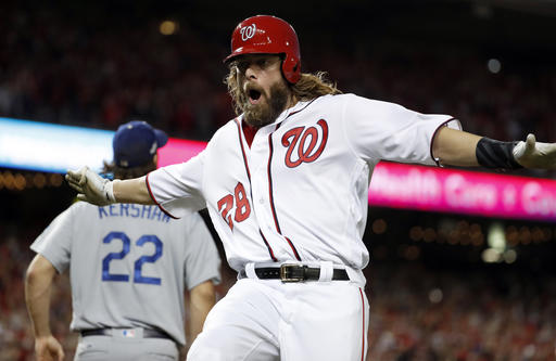 Nats derrotan 8-3 a Dodgers y toman ventaja 2-1 en la serie