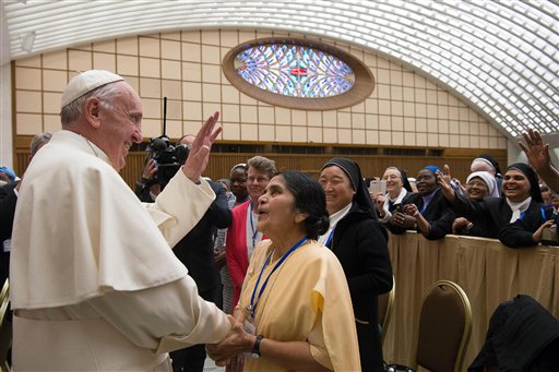 Dispuesto el Papa a abrirle la puerta a las mujeres