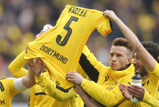 Reus vuelve con gol en triunfo de Dortmund en Bundesliga