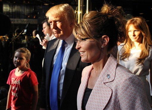 Recibe Trump apoyo de Palin