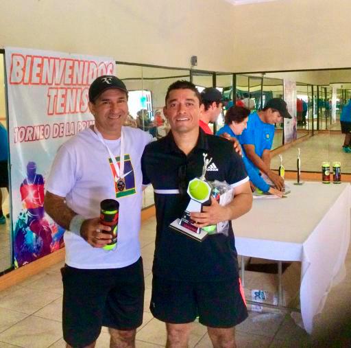 Viven tenistas una fiesta en canchas del Club Britania