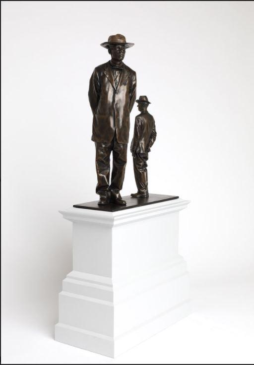 $!‘Antílope’ estatua de Samson Kambalu (1975), que reproduce una fotografía de 1914 del predicador batista y panafricanista John Chilembwe y el misionero John Chorley.