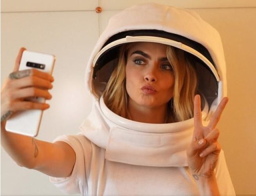 Cara Delevingne protagonizará el primer selfie espacial
