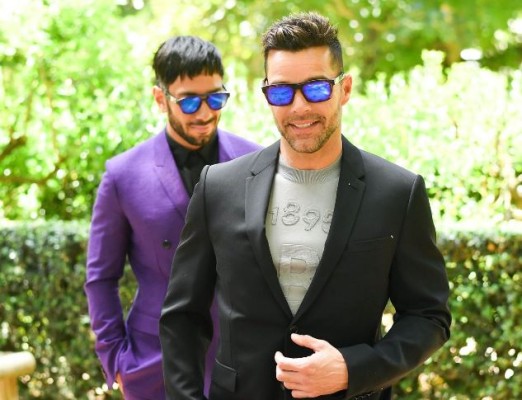 Ricky Martin es papá otra vez, presenta a su cuarto hijo