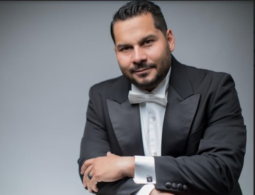 Carlos Osuna, tenor mazatleco.
