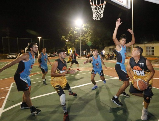 La cancha del Infonavit Playas se encuentra lista para albergar la Copa Carnaval de baloncesto 2021.