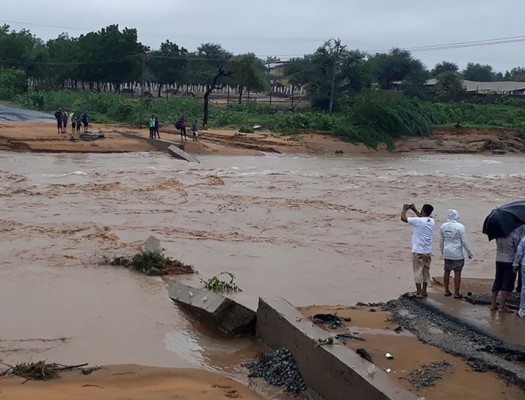 Dejan lluvias inundaciones y muerte en la India