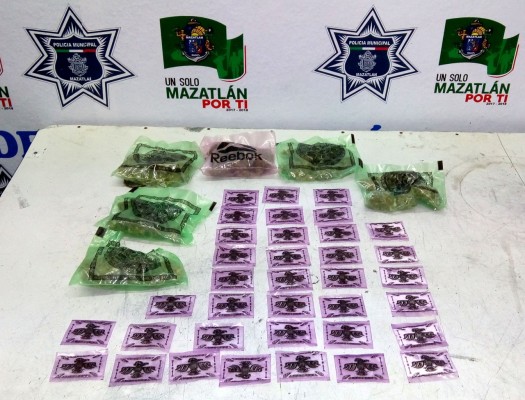 Aseguran 42 porciones de droga en el fraccionamiento Pradera Dorada en Mazatlán