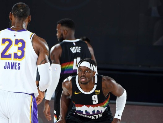 Los Nuggets de Denver resisten y vencen a los Lakers de Los Ángeles, para acercarse en la serie