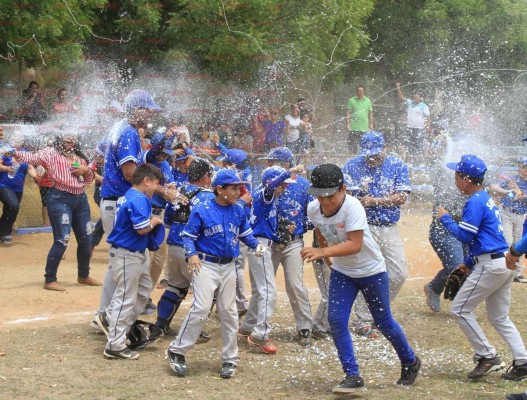 Arman peloteritos fiesta en grande en la Liga Muralla de Beisbol Infantil y Juvenil