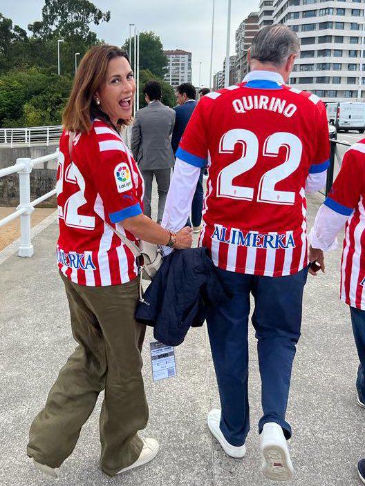 $!La pareja fue captada antes de entrar a ver jugar al @RealSporting de Gijón en Andorra.