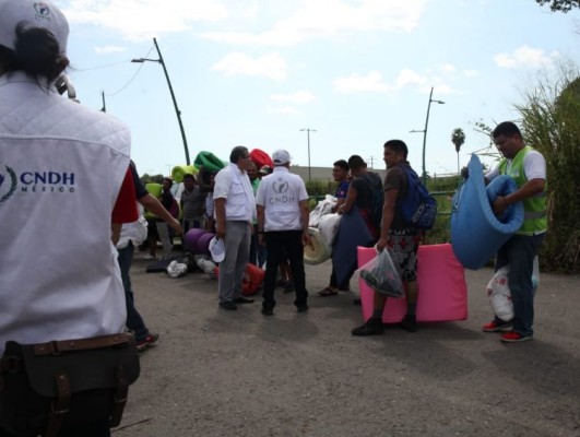 Caravana avanza por Veracruz; y en CdMx reportan arribo de los primeros migrantes