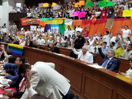 Quirino dio línea por debajo del agua a diputados del PRI en el Congreso, acusa Merary Villegas
