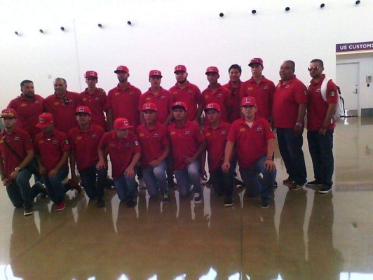 Llega equipo mexicano a Estados Unidos para encarar el Mundial de Beisbol