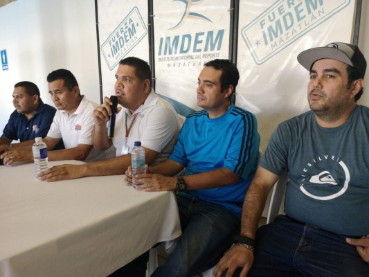 Rueda el balón en la Periodística de futbol