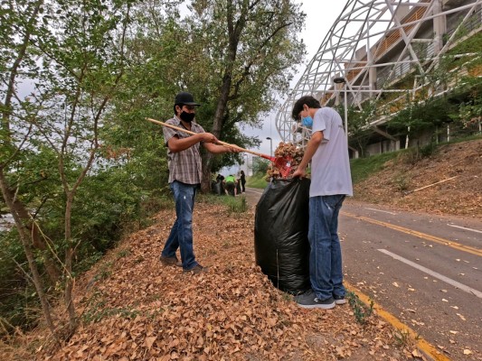 Realizan labores de desinfección en el Parque Las Riberas, en Culiacán