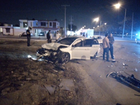 Accidente por la avenida Cristóbal Colón, deja sólo daños materiales en Mazatlán