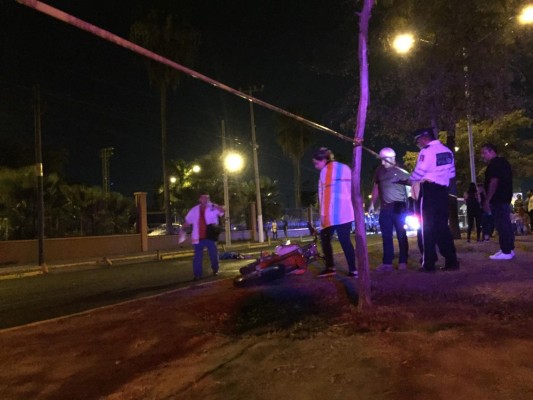 En Culiacán, joven universitaria fallece al ser atropellada por un motociclista que también murió
