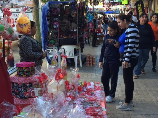 Día de San Valentín genera la mayor derrama económica sólo después del 10 de mayo