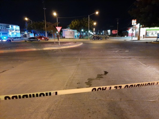 En Mazatlán, choque y volcadura deja un muerto y dos lesionados