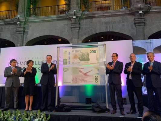 Adiós a Sor Juana: Banxico presenta nuevo billete de 200 pesos, con Hidalgo y Morelos
