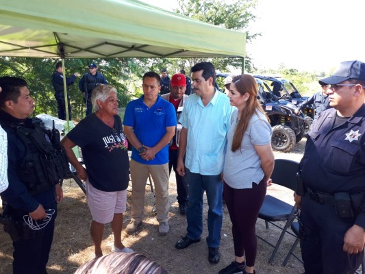 Ayer, el Presidente Municipal de Culiacán, Antonio Castañeda Verduzco, visitó la zona de búsqueda en las inmediaciones de la presa derivadora.