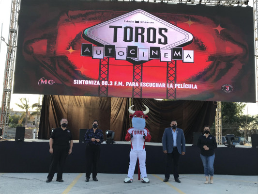 Toros de Tijuana convierte su estadio en un autocinema