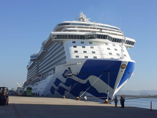 Mazatlán recibe esta martes más de 11 mil turistas en dos cruceros