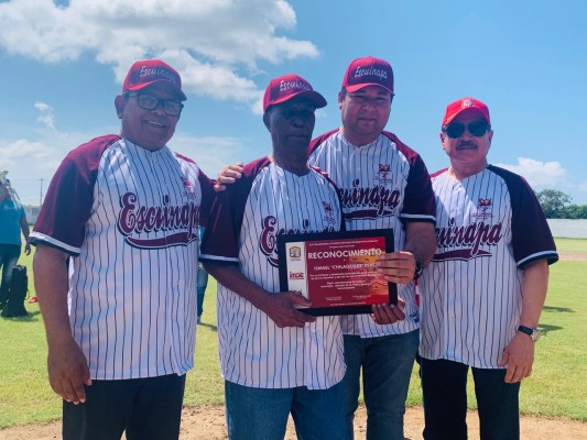 Homenajean al Chilaquiles Pérez en el juego entre Escuinapa y la Secretaría de Marina