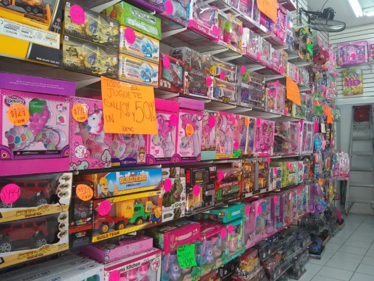 Jugueterías del centro de Culiacán reportan poca venta en Navidad